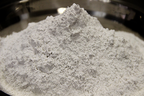 內(nèi)墻膩子是用普通膩子還是耐水膩子？各有什么優(yōu)缺點？