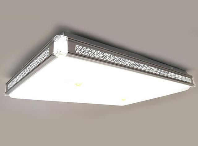 家庭裝修，選平板燈還是選吊燈?