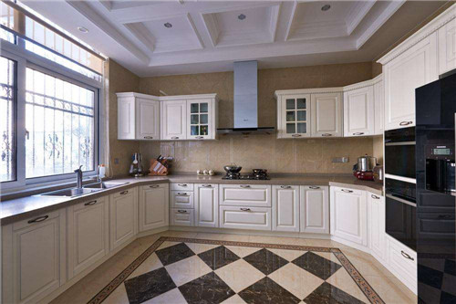 廚房里的瓷磚選什么顏色(廚房瓷磚如何保養)