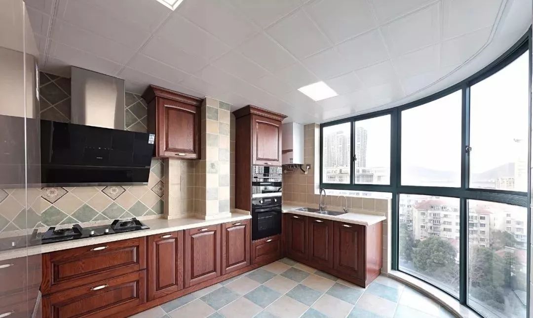 廚房臺面裝修知識和注意事項(xiàng)有哪些