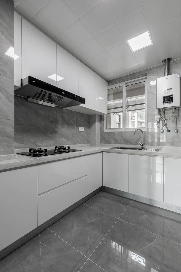 92平米現(xiàn)代簡約設計，不做電視柜更簡練舒適