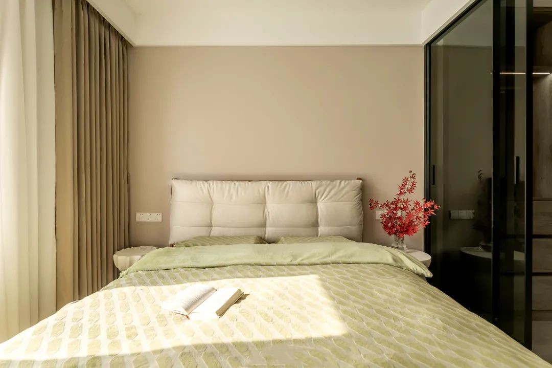 廣澤上苑-105㎡現(xiàn)代奶油風(fēng)三居，夢(mèng)想中柔軟又宜居的家！