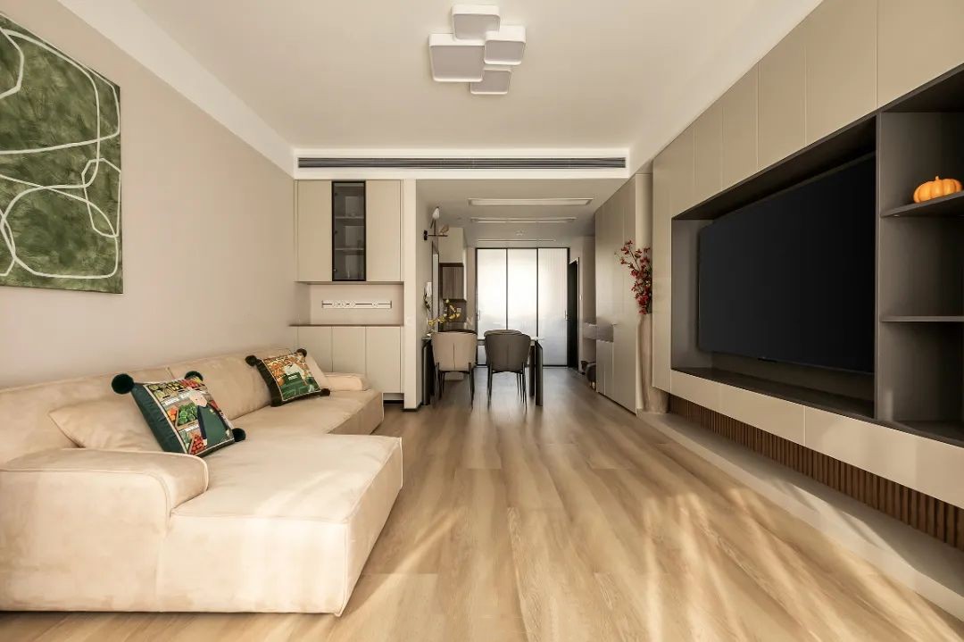 廣澤上苑-105㎡現(xiàn)代奶油風(fēng)三居，夢(mèng)想中柔軟又宜居的家！