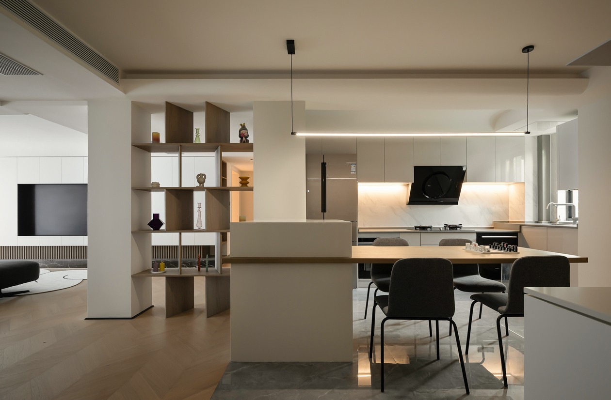 135㎡現代大平層裝修，充足的活動空間