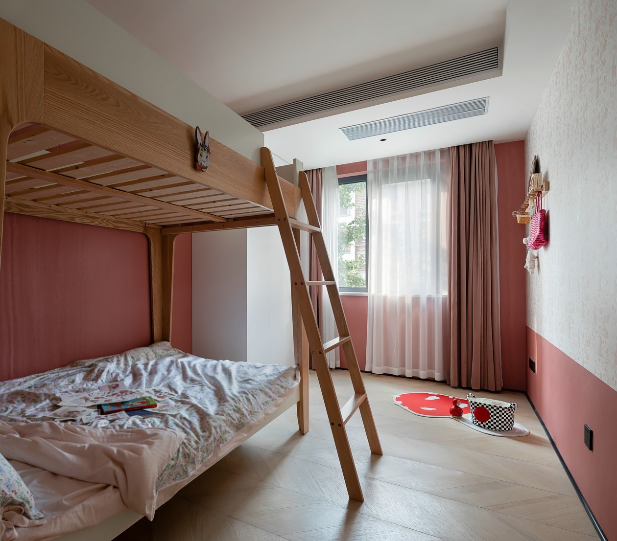 135㎡現代大平層裝修，充足的活動空間